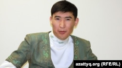 Еркебұлан Қайназаров, айтыскер ақын. Алматы, 11 ақпан 2012 жыл.