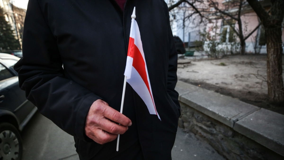Білорусь висилає латвійських дипломатів та посла, Латвія відповіла симетрично