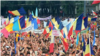 Crearea Frontului Popular din Moldova Miting organizat de Frontul Popular din Moldova cerînd noi legi care să declare limba moldovenească limba oficială a statului, iunie 1989 (Itar Tass- Serghei Voronin)