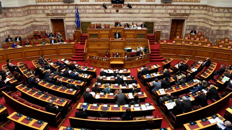 Грчките пратеници не ѝ изгласаа недоверба на Владата