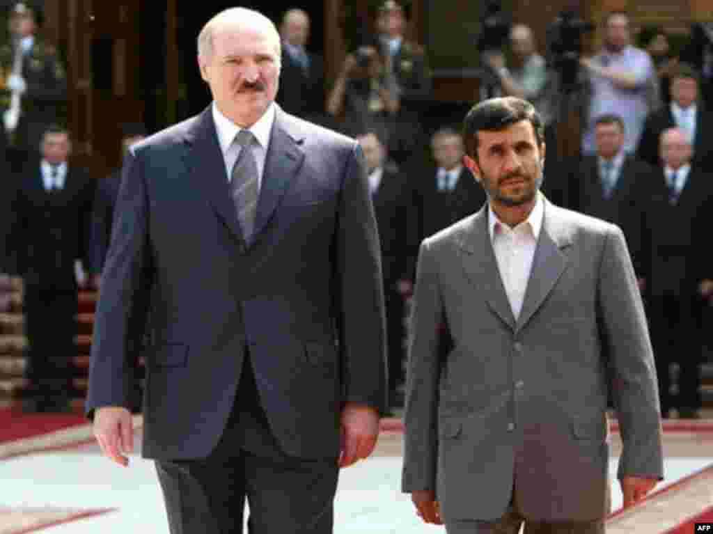 Махмуд Ахмадзінэжад і Аляксандар Лукашэнка на прэсавай канфэрэнцыі ў Менску, 22 траўня 2007 году