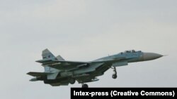 Російські військові планують навчання з використанням винищувачів Су-27СМ, Су-30СМ2, а також багатофункціональних бомбардувальників-винищувачів Су-34 (на ілюстраційному фото)