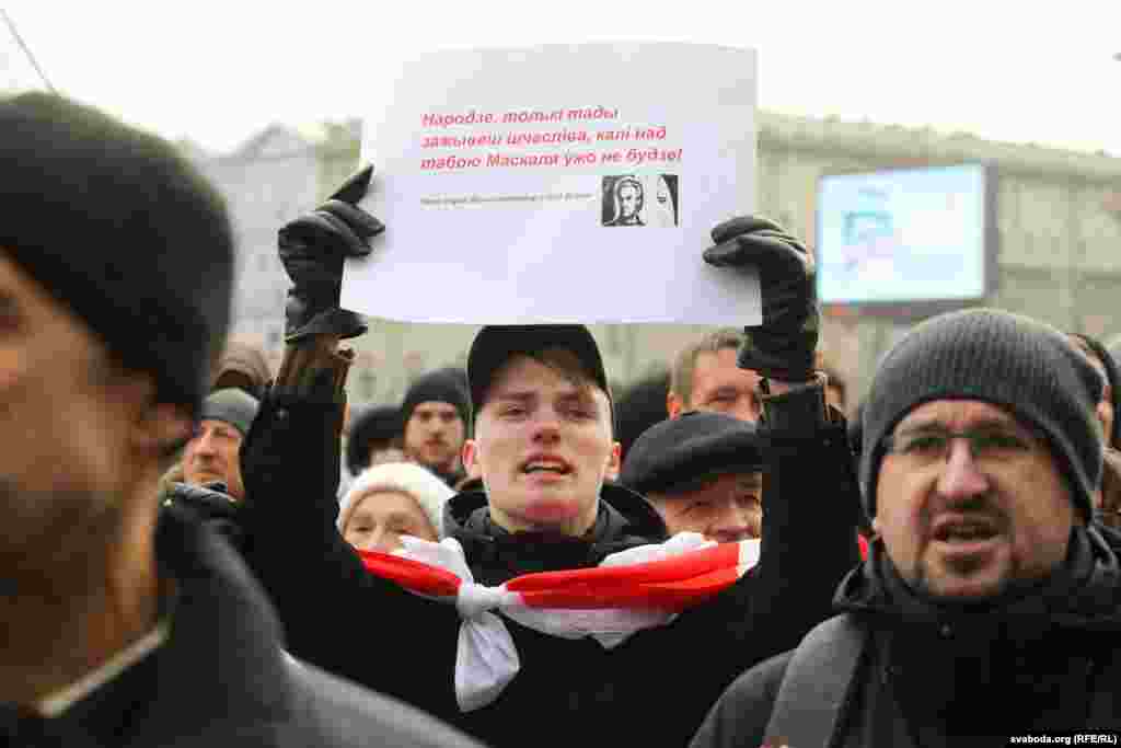 Оппозиционный политик Николай Козлов заявил, что&nbsp;Беларусь и Россия &laquo;должны заключать обычные соглашения&raquo; и иметь &laquo;хорошие, нормальные отношения&raquo;, а главы государств не должны принимать решения &laquo;тайно, как воры&raquo;.&nbsp; &nbsp;