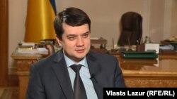 Саме парламент відігравав ключову роль у часи найбільших викликів, які були перед Україною, заявив в інтерв'ю Радіо Свобода голова Верховної Ради Дмитро Разумков