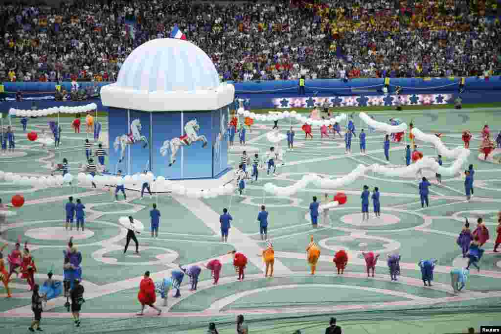 La ceremonia de deschidere a EURO 2016...