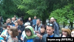 Траурное собрание крымских татар в Симферополе 18 мая