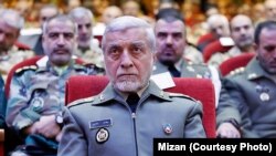 Главнокомандующий ВС Ирана генерал-майор Атаолла Салехи и его подчиненные слушают речь Великого аятоллы Али Хаменеи