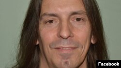 ჟურნალისტი იჰარ კარნეი პატიმრობაშია 2021 წლის ივლისის შუა რიცხვებიდან. იგი დამნაშავედ ცნეს ექსტრემისტულ საზოგადოებაში მონაწილეობისთვის.
