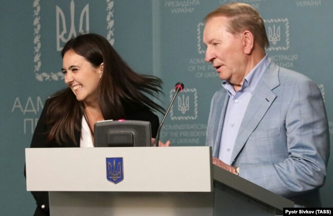 ÐÑеÑ-ÑекÑеÑÐ°Ñ Ð¿ÑезиденÑа УкÑаÑни ЮлÑÑ ÐÐµÐ½Ð´ÐµÐ»Ñ Ñ ÑпеÑÑалÑний пÑедÑÑавник УкÑаÑни в ТÑиÑÑоÑоннÑй конÑакÑнÑй гÑÑÐ¿Ñ Ð· вÑегÑлÑÐ²Ð°Ð½Ð½Ñ ÑиÑÑаÑÑÑ Ð½Ð° ÑÑ
Ð¾Ð´Ñ Ð£ÐºÑаÑни (ТÐÐ) ÐеонÑд ÐÑÑма на пÑеÑконÑеÑенÑÑÑ Ð·Ð° пÑдÑÑмками зÑÑÑÑÑÑÑ Ð¢ÐÐ. ÐиÑв, 6 ÑеÑÐ²Ð½Ñ 2019 ÑокÑ