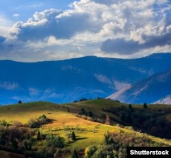 Манасташ Ридж (Manastash Ridge) тоо кыркасы.