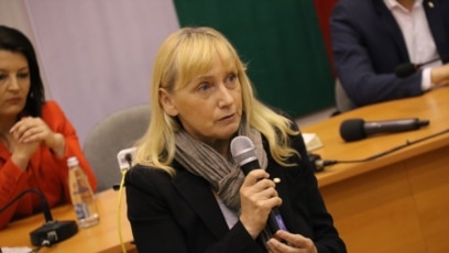 Настоящата евродепутатка от квотата на БСП Елена Йончева прие да