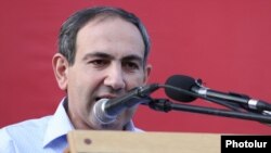 Armenia - Nikol Pashinian, a prominent member of the opposition Armenian National Congress (HAK), addresses an HAK rally in Yerevan, 26Jun2012.