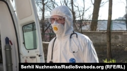 Серед хворих медиків – в тому числі працівники Олександрівської лікарні, яка була пріоритетною для прийому перших хворих на COVID-19