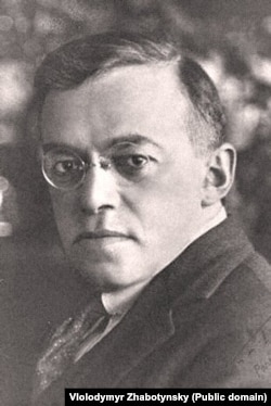 Володимир (Зеєв) Жаботинський (1880–1940) – єврейський політичний і військовий діяч, письменник і публіцист, уродженець Одеси