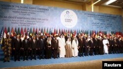 Turkey -- Leaders and representatives of the Organisation of Islamic Cooperation (OIC) member states pose for a group photo during the Istanbul Summit in Istanbul, April 14, 2016