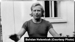 Vaclav Havel-80: Məşhur dissidentin həyatı dostlarının obyektivində