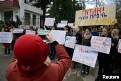 Антивієнний проукраїнський пікет у Сімферополі, 5 березня 2014 року