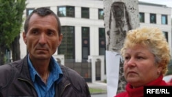 Ilie Cazac's parents in front of the Russian Embassy in Chisinau last month.