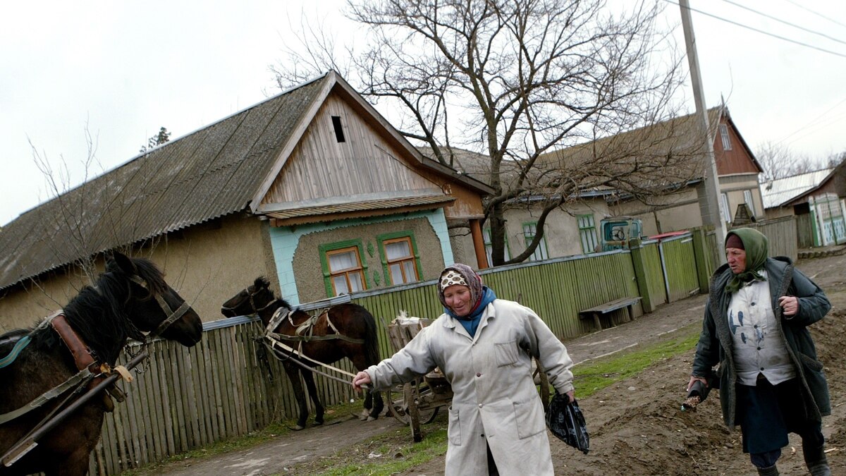 14+ Poor Moldova Women PNG