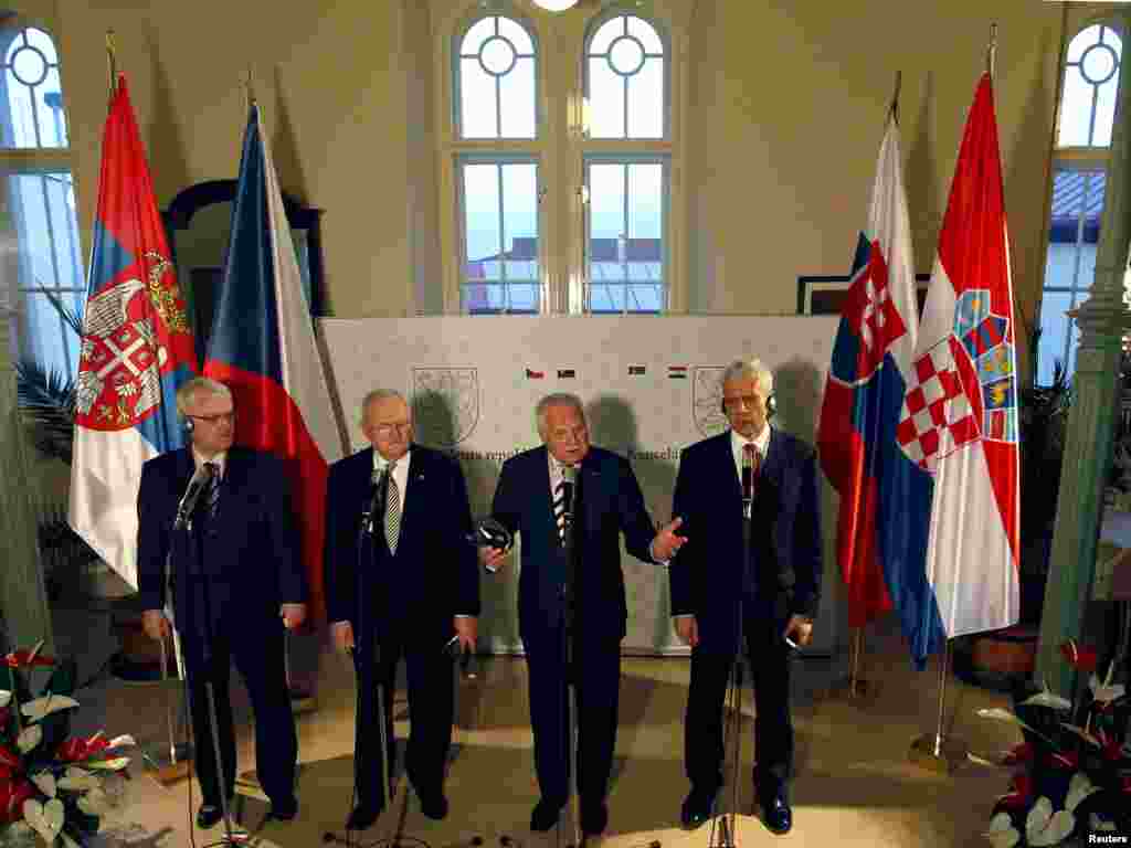 Češka - Predsjednici Ivo Josipović, Ivan Gasparović, Vaclav Klaus i Boris Tadić sastali su se nedaleko od Praga, 18.02.2012. Foto: Reuters / Petr Josek 