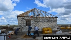 Строительство дома в селе Курайлы. Актюбинская область, 4 июня 2017 года.