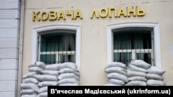 За даними обласної влади, російські загарбники атакували цивільний автомобіль у Козачій Лопані