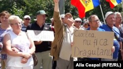 Moldova - Protest „Demnitate și Adevăr” in front of BNM, Chisinau