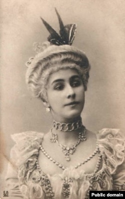 Матильда Кшесинская в костюме к балету "Камарго", начало 1900-х годов