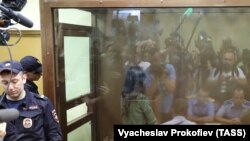 В стеклянной клетке Останкинского суда в Москве – Кристина Хачатурян, 2 августа 2018
