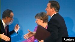 Генсек ООН Пан Ги Мун, канцлер Германии Ангела Меркель и премьер-министр Великобритании Дэвид Кэмерон на конференции стран-доноров по Сирии. Лондон, 4 февраля 2016 года.