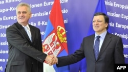 Noul președinte sârb Tomislav Nikolic și președintele Comisiei Europene Jose Manuel Barroso, Bruxelles, iunie 2012.