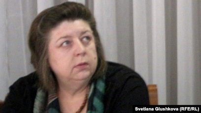 Жетілген әйел конвульсивті түрде конвульсация жасайды