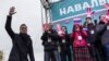 Навальный провел встречу со сторонниками во Владивостоке