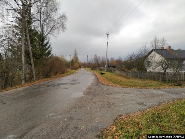 На три километра дороги в Морино – всего пять фонарей