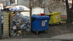 Cine și cum reciclează plasticul (prețios) al Moldovei II