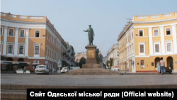 Пам'ятник Арману де Рішельє (Дюку) в Одесі (фото з офіційного сайту Одеської міської ради)