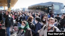 Pe 9 aprilie, sute de sezonieri plecau de pe aeroportul din Cluj în Germania, la munca, în plină pandemie de coronavirus. 