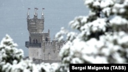 Гурзуф, Ласточкино гнездо зимой. Архивное фото