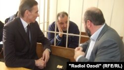 Абдумалік Абдуллоджонов у залі суду