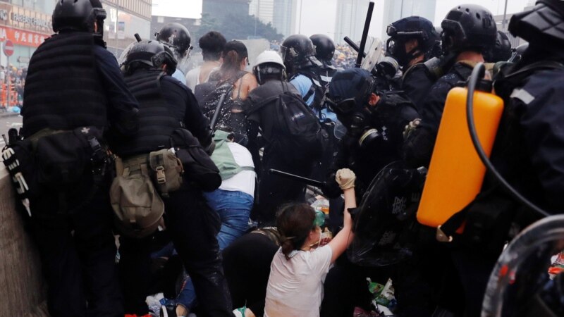 Hongkonški poslanici ispituju brutalnost policije za vreme protesta