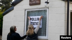 Відкриття виборчої дільниці у північній Англії. 7 травня 2015 року