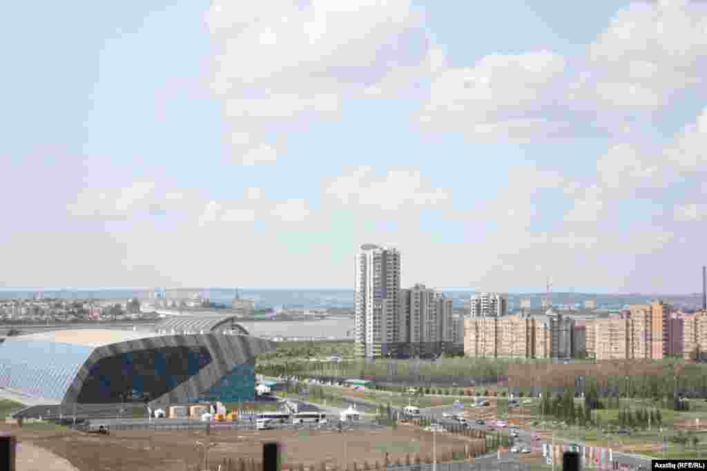 Стадионның югары ноктасыннан Казан Кирмәне күренеше
