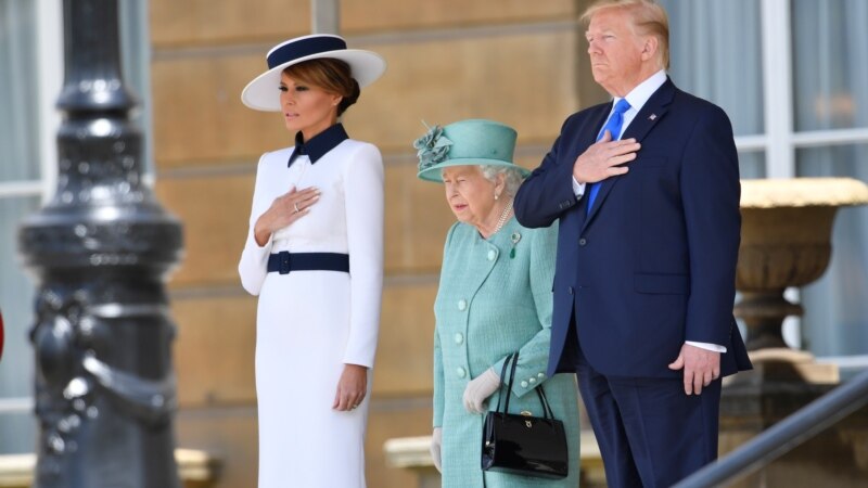 Кралицата Елизабета ги прими Трамп и неговата сопруга Меланија 