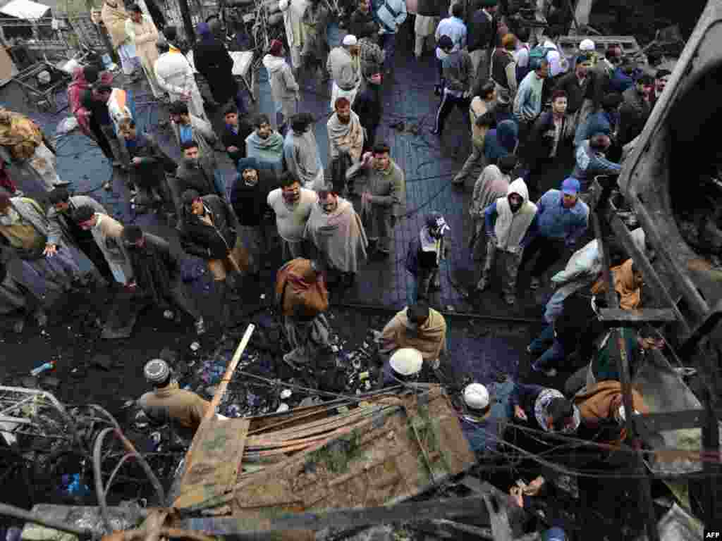 У пакістанскім горадзе Лахор пры выбухах на рынку загінулі каля 50 чалавек, блізу 150 параненыя. 