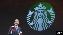 Shefi ekzekutiv i kompanisë amerikane të kafesë Starbucks, Howard Schultz.