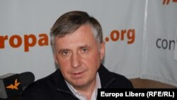 Ion Sturza în studioul Europei Libere la Chișinău