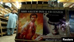 پوستر فیلم‌های هندی در راولپندی 