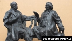 Вінцэнт Дунін-Марцінкевіч і Станіслаў Манюшка, помнік у Менску