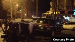 Фото аварии взято с Интернет-форума "Дизель", Бишкек, 8 декабря 2012 года.