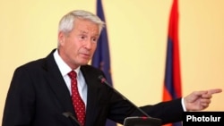 Armenia - Thorbjorn Jagland, sectretary general of the Council of Europe, addresses the Forum For the Future of Democracy, Yerevan, 21Oct2010.